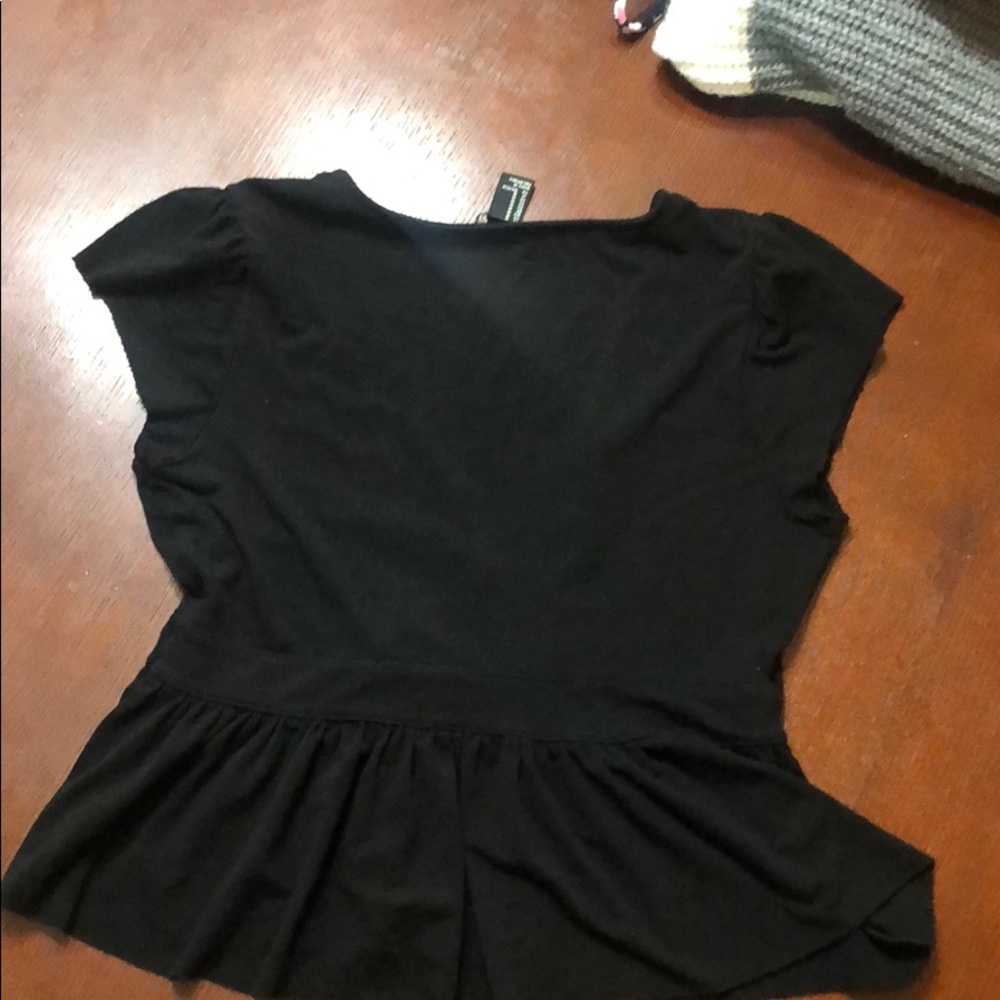 Black top - Picture 2 of 2